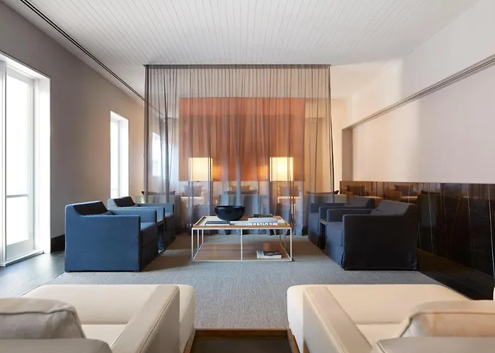 Little National Hotel Canberra